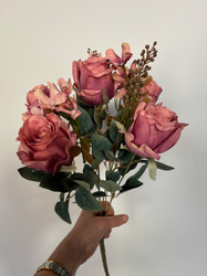 Bukiet  róż ciemno różowy z dodatkami 46 cm sztuczny